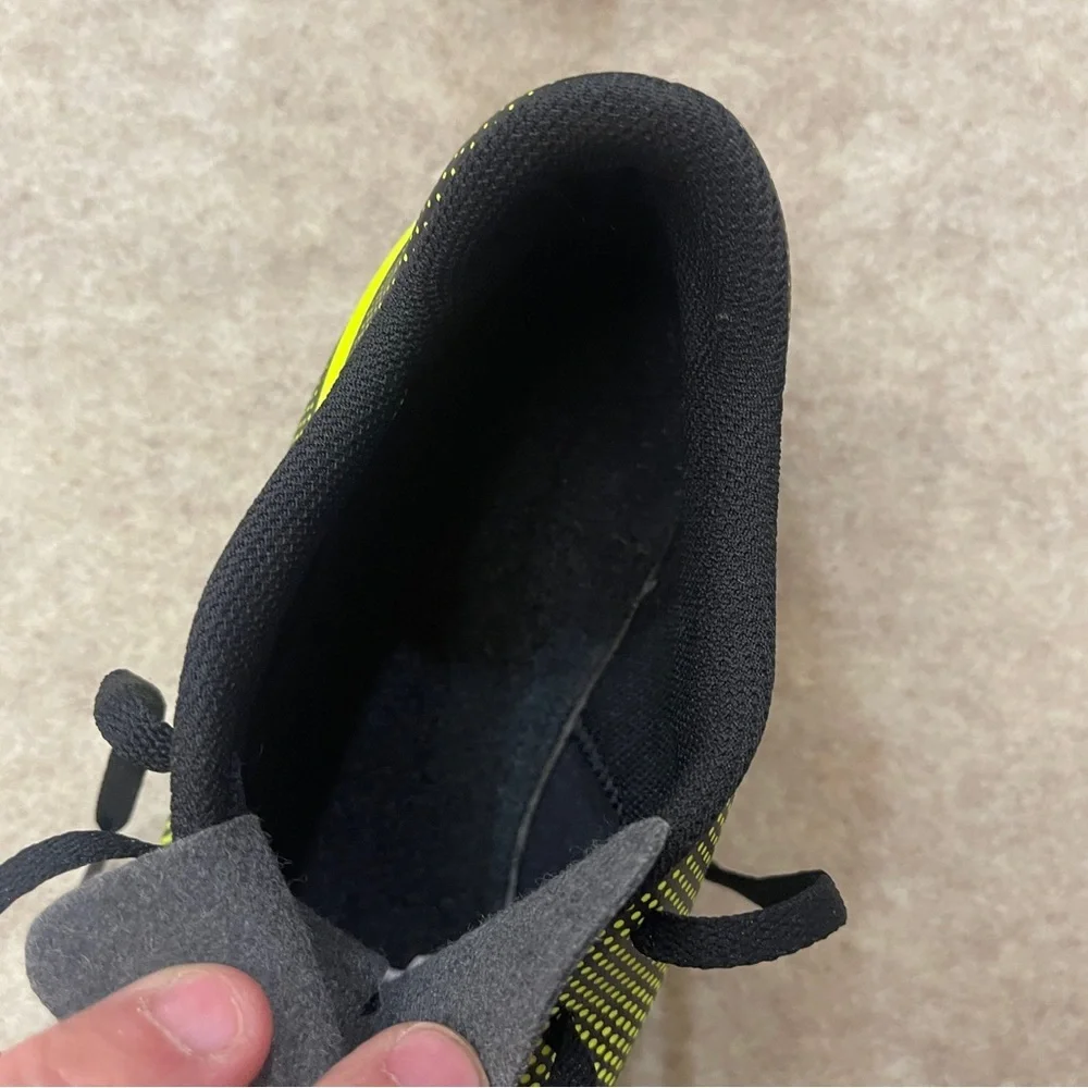 Nike Jr. Bravata II Firm-Ground Neon Yellow Black Soccer Cleats Youth size 5.5
